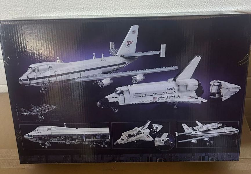 Білий великий літак Transport aircraft 1126 фото