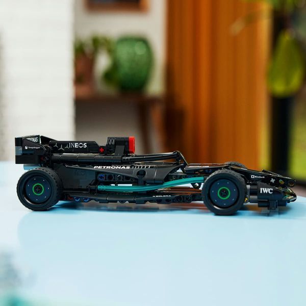 Конструктор чорний  Mercedes-AMG F1 W14  з механізмом Pull-Back 1024 фото