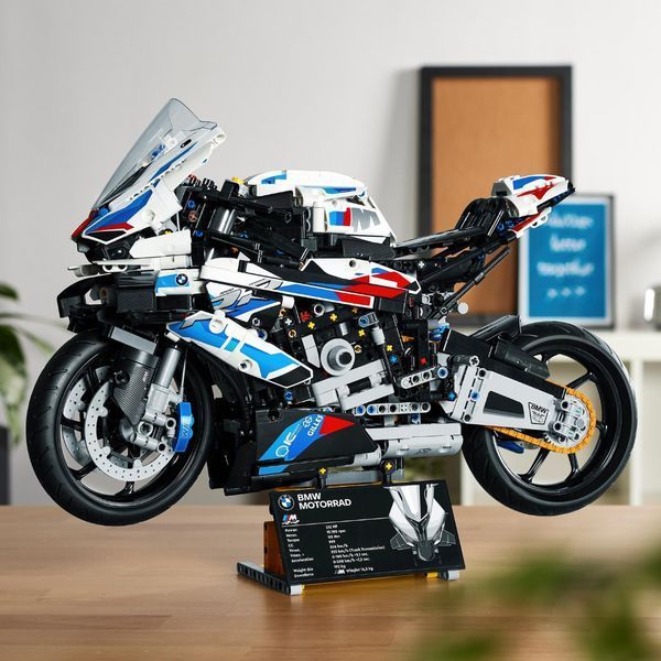 Конструктор BMW M 1000 1052 фото